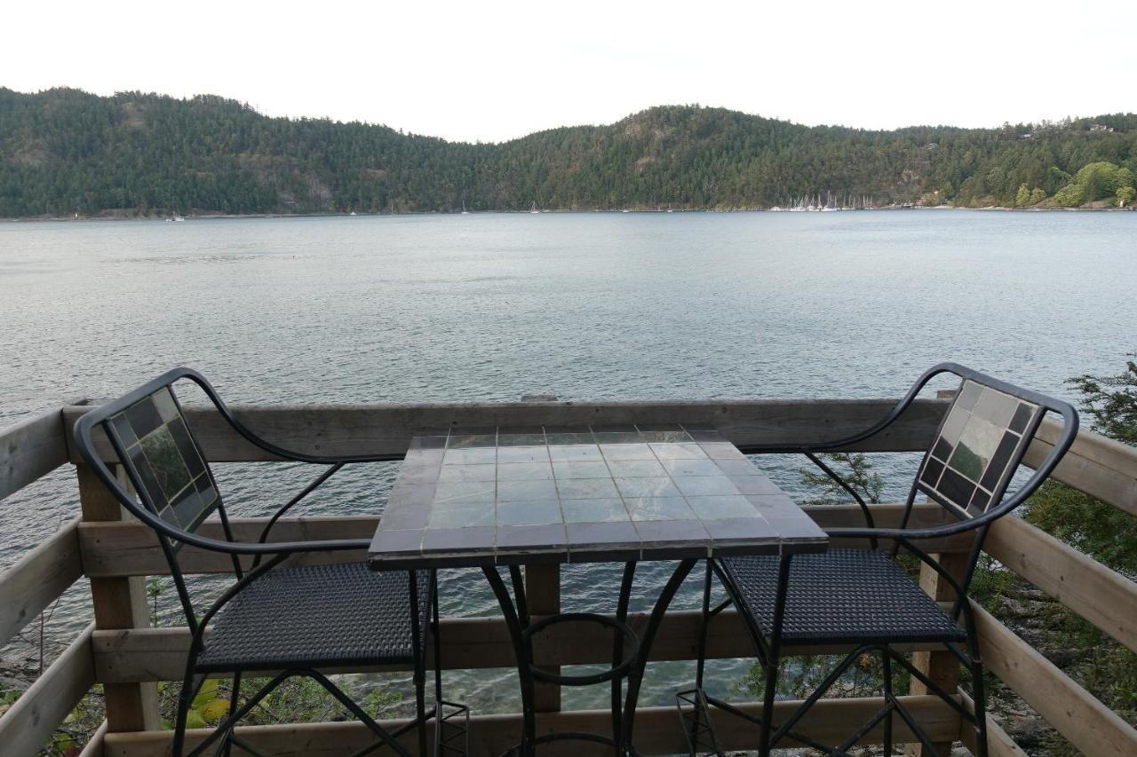 Shangrila Waterfront Vacation Home Bedwell Harbour Extérieur photo