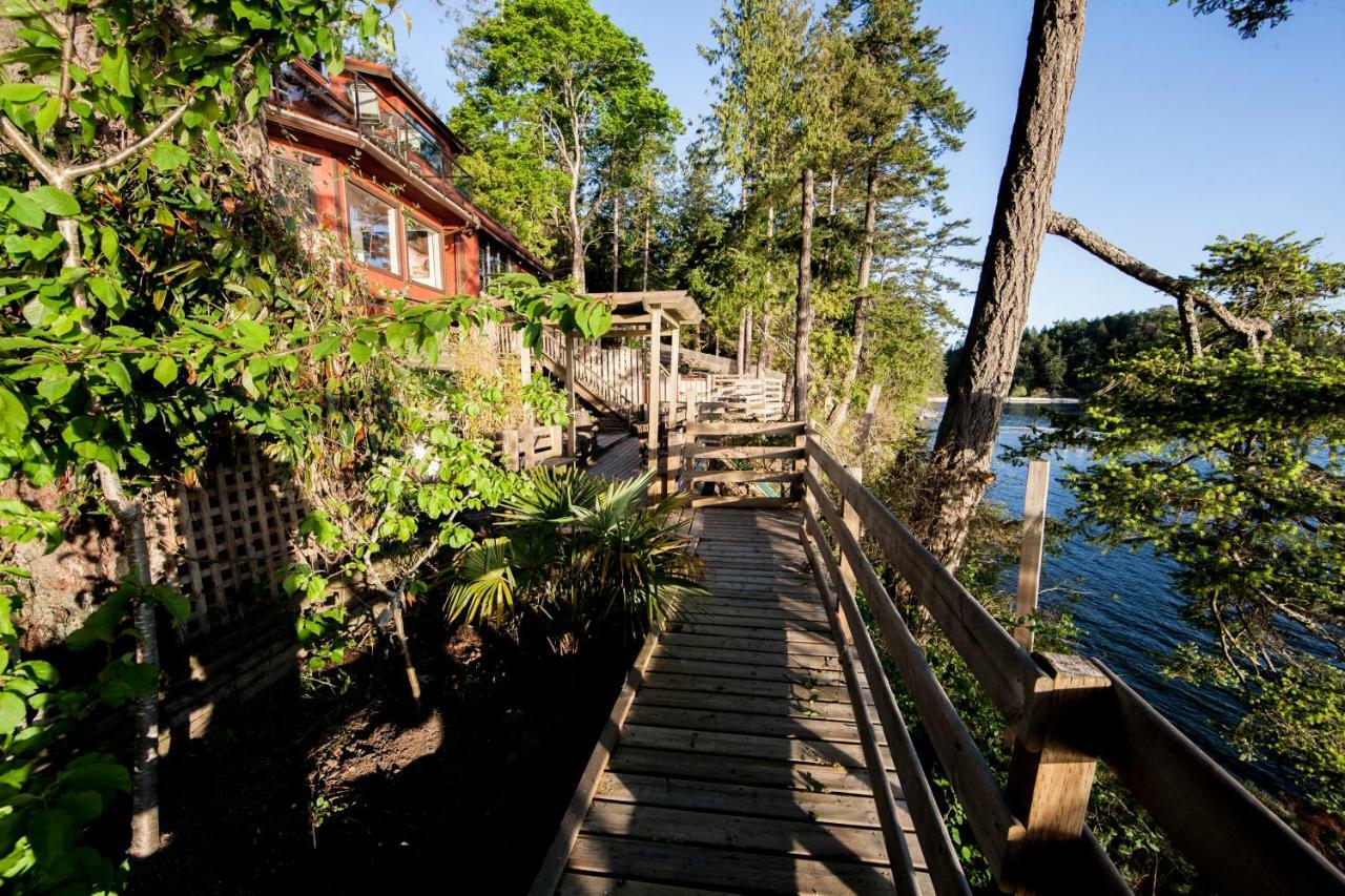 Shangrila Waterfront Vacation Home Bedwell Harbour Extérieur photo