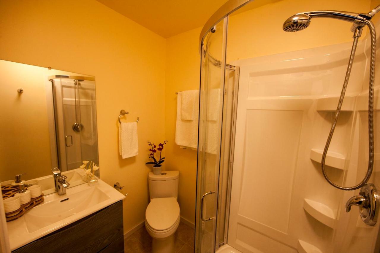 Shangrila Waterfront Vacation Home Bedwell Harbour Extérieur photo