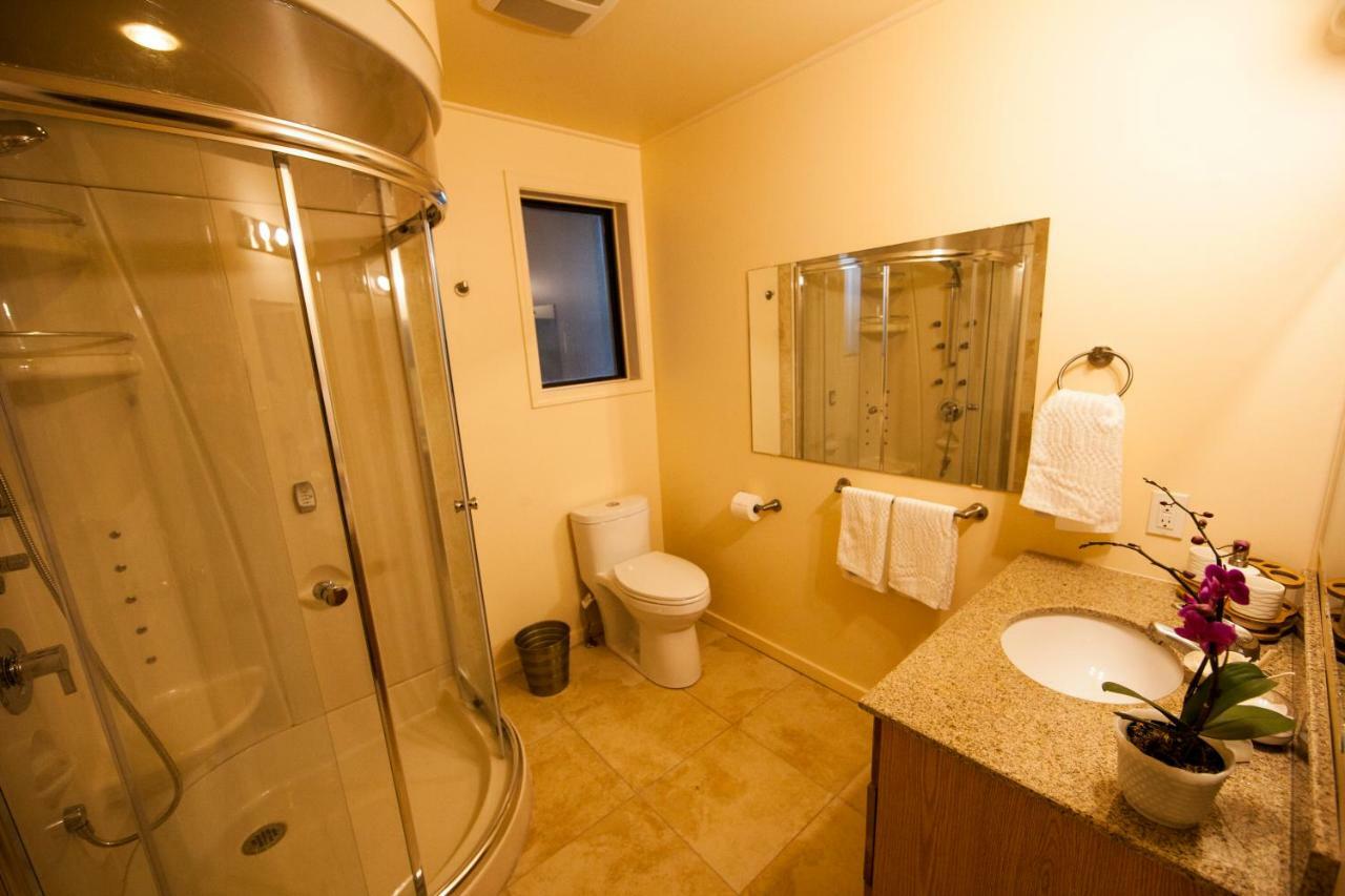 Shangrila Waterfront Vacation Home Bedwell Harbour Extérieur photo