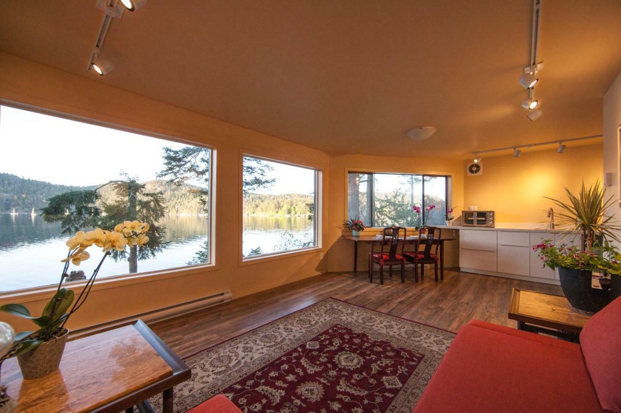 Shangrila Waterfront Vacation Home Bedwell Harbour Extérieur photo